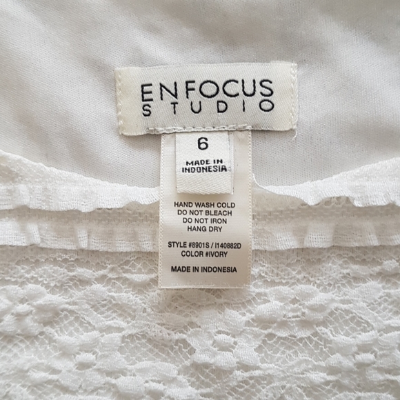 White lace dress - Picture 5 of 5